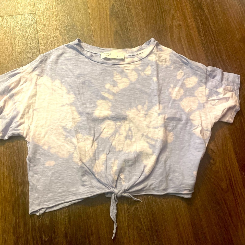 Vintage Havana slightly cropped not really purple and white tie dye shirt!